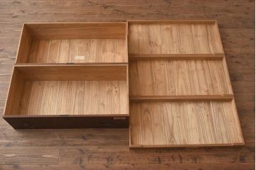 アンティーク家具　ケヤキ・桐・黒柿材　衣装盆付き　上手物の重ね衣装箪笥(和服箪笥、着物箪笥、収納箪笥、キャビネット)(R-042623)