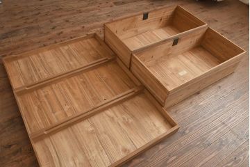 アンティーク家具　ケヤキ・桐・黒柿材　衣装盆付き　上手物の重ね衣装箪笥(和服箪笥、着物箪笥、収納箪笥、キャビネット)(R-042623)