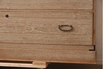 レトロ家具　昭和中期　桐材　引き出し2杯 シンプルな衣装箪笥(和タンス、ローチェスト、テレビ台、桐箪笥、桐たんす)(R-042624)