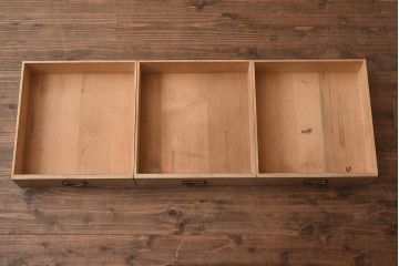 ビンテージ家具　桐材製　レトロテイストに仕上げられる収納箪笥のローボード(テレビ台、TVボード、桐箪笥、桐たんす)(R-042625)