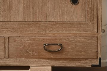 ビンテージ家具　桐材製　レトロテイストに仕上げられる収納箪笥のローボード(テレビ台、TVボード、桐箪笥、桐たんす)(R-042625)