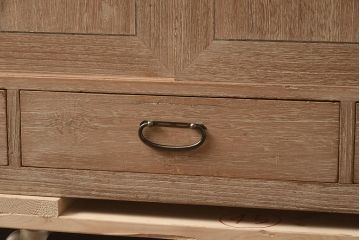 ビンテージ家具　桐材製　レトロテイストに仕上げられる収納箪笥のローボード(テレビ台、TVボード、桐箪笥、桐たんす)(R-042625)