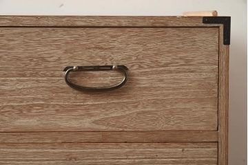 レトロ家具　昭和中期　桐材　引き出し3杯 シンプルな衣装箪笥(和タンス、ローチェスト、テレビ台、桐箪笥、桐たんす)(R-042626)