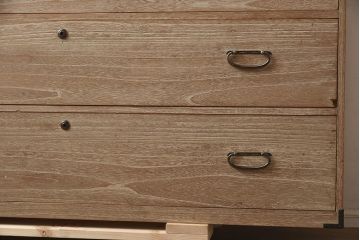 レトロ家具　昭和中期　桐材　引き出し3杯 シンプルな衣装箪笥(和タンス、ローチェスト、テレビ台、桐箪笥、桐たんす)(R-042626)