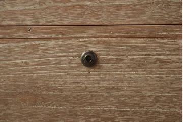 レトロ家具　昭和中期　桐材　引き出し3杯 シンプルな衣装箪笥(和タンス、ローチェスト、テレビ台、桐箪笥、桐たんす)(R-042626)