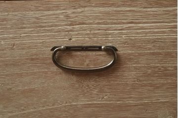 レトロ家具　昭和中期　桐材　引き出し3杯 シンプルな衣装箪笥(和タンス、ローチェスト、テレビ台、桐箪笥、桐たんす)(R-042626)