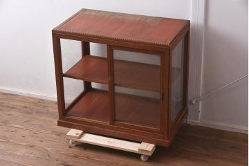アンティーク家具　昭和レトロ　レリーフが魅力の小ぶりなガラスケース(ショーケース、陳列棚)(R-042628)