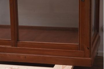 アンティーク家具　昭和レトロ　レリーフが魅力の小ぶりなガラスケース(ショーケース、陳列棚)(R-042628)