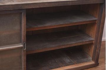 アンティーク家具　木製　ディスプレイを楽しめるシンプルなガラス戸棚(サイドボード)(R-042630)