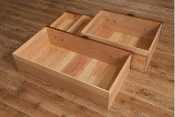 アンティーク家具　美品　昭和初期　脚付きリメイク　漆塗り　丸金具が存在感を放つ箪笥ローボード(衣装箪笥、チェスト、引き出し、リビングボード)(R-042632)