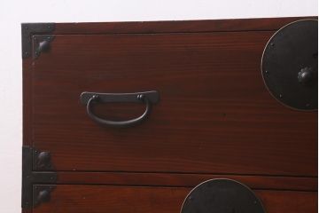 アンティーク家具　美品　昭和初期　脚付きリメイク　漆塗り　丸金具が存在感を放つ箪笥ローボード(衣装箪笥、チェスト、引き出し、リビングボード)(R-042632)