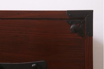 アンティーク家具　美品　昭和初期　脚付きリメイク　漆塗り　丸金具が存在感を放つ箪笥ローボード(衣装箪笥、チェスト、引き出し、リビングボード)(R-042632)