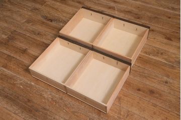 ラフジュ工房オリジナル　古金具リメイク　前板栗材　ヒノキ材　脚付き　サイドチェストにも使える便利な小引き出し(小物収納、サイドチェスト)(R-042636)