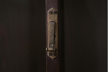 アンティーク家具　和製アンティーク　栗材　大正ロマン　落ち着いた大人の雰囲気漂う重ね戸棚(収納棚、食器棚、本箱)(R-042643)