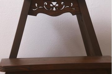 ラフジュ工房オリジナル　古材リメイク　透かし彫りがポイントの踏み台(ステップ)(R-042644)