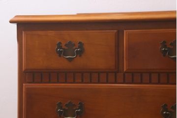 中古　横浜ダニエル(daniel)　アーリーアメリカン　A-104横長整理タンス　エレガントな佇まいが魅力のチェスト(定価約50万円)(引き出し)(R-042647)