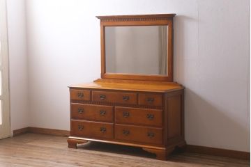 中古　横浜ダニエル(daniel)　アーリーアメリカン　A-104横長整理タンス　エレガントな佇まいが魅力のチェスト(定価約50万円)(引き出し)(R-042647)