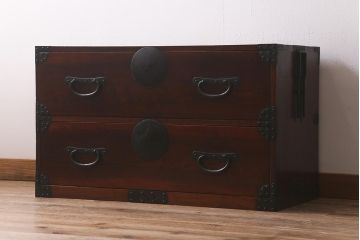 アンティーク家具　和製アンティーク　前面欅材・内部桐材　漆塗り　時代箪笥ローチェスト(ローボード、引き出し、タンス)(R-042650)