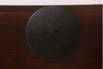 アンティーク家具　和製アンティーク　前面欅材・内部桐材　漆塗り　時代箪笥ローチェスト(ローボード、引き出し、タンス)(R-042650)
