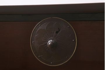 アンティーク家具　明治大正期　天板リメイク　漆塗りがきれいな会津箪笥(テレビ台、衣装箪笥、リビングボード、チェスト、引き出し)(R-042651)