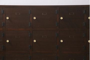 ラフジュ工房オリジナル　3×5マス　古材リメイク　ラワン古材　ネームプレート付きのマス目棚・右開き(収納棚、ロッカー、下駄箱)(R-042652)