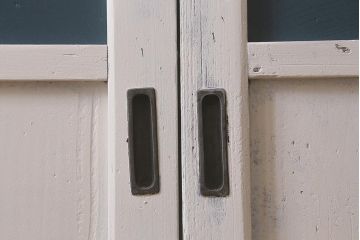 アンティーク建具　明治大正期　ペイント　バイカラーのお洒落な板戸2枚セット(引き戸、建具、帯戸)(R-042654)