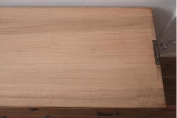 レトロ家具　昭和中期　桐材　引き出し2杯　素朴でシンプルな佇まいが魅力の衣装箪笥(引き出し、ローチェスト)(R-042657)