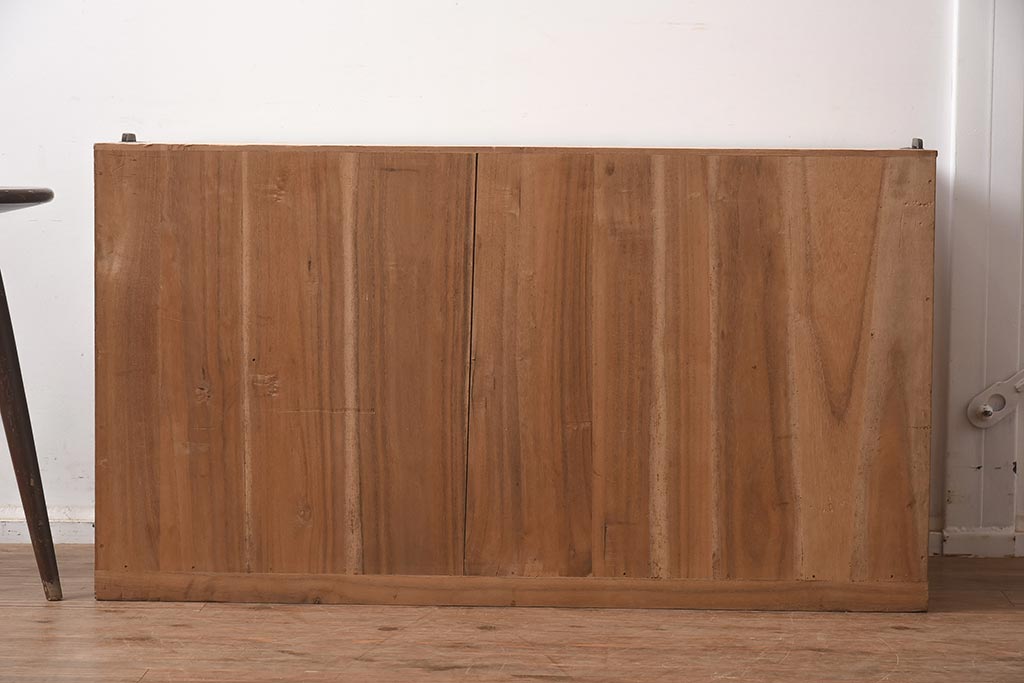 レトロ家具　昭和中期　桐材　引き出し2杯　素朴でシンプルな佇まいが魅力の衣装箪笥(引き出し、ローチェスト)(R-042657)