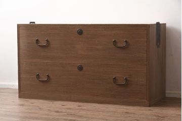 レトロ家具　昭和中期　桐材　引き出し2杯　素朴でシンプルな佇まいが魅力の衣装箪笥(引き出し、ローチェスト)(R-042657)