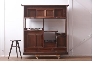ヴィンテージ家具　紫檀材　品のある佇まいが魅力の飾り棚(茶棚、収納棚、戸棚、ビンテージ)(R-042659)