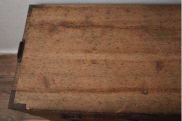 アンティーク家具　大正期　使い込まれた風合いが魅力のシンプルな衣装箪笥(引き出し、ローボード)(R-042660)