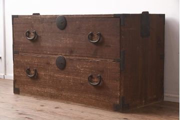 アンティーク家具　大正期　使い込まれた風合いが魅力のシンプルな衣装箪笥(引き出し、ローボード)(R-042660)