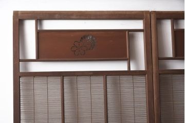 ビンテージ建具　上手物!　無双窓　藤紋の透かし入りの御簾戸2枚セット(戸、簀戸、葭戸、夏障子、夏戸、葦戸)(R-042663)
