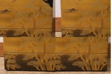 アンティーク雑貨　明治期　金彩鶴蒔絵　五ツ組木製重箱(お重、漆器)(R-042667)