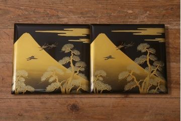 アンティーク雑貨　明治期　金彩鶴蒔絵　五ツ組木製重箱(お重、漆器)(R-042667)