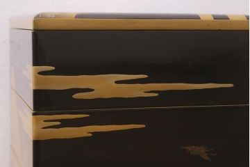 アンティーク雑貨　明治期　金彩鶴蒔絵　五ツ組木製重箱(お重、漆器)(R-042667)
