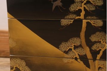 アンティーク雑貨　明治期　金彩鶴蒔絵　五ツ組木製重箱(お重、漆器)(R-042667)