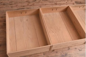 アンティーク家具　明治大正期　主要部ヒノキ材　関西　上品な和の雰囲気が魅力の階段箪笥(時代箪笥)(R-042679)