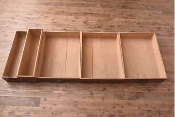 アンティーク家具　明治大正期　主要部ヒノキ材　関西　上品な和の雰囲気が魅力の階段箪笥(時代箪笥)(R-042679)