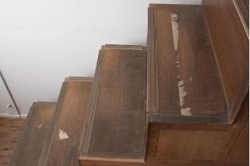 アンティーク家具　明治大正期　主要部ヒノキ材　関西　上品な和の雰囲気が魅力の階段箪笥(時代箪笥)(R-042679)