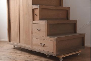 アンティーク家具　昭和初期期　ヒノキ材　上品な和の雰囲気が魅力の階段箪笥(時代箪笥)(R-042680)