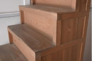 アンティーク家具　昭和初期期　ヒノキ材　上品な和の雰囲気が魅力の階段箪笥(時代箪笥)(R-042680)