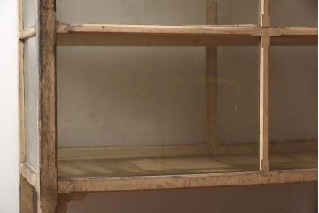 アンティーク家具　シャビーシックな空間におすすめな味わい深いガラスケース(ショーケース、陳列棚)(R-042704)