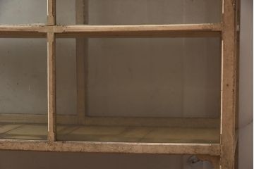 アンティーク家具　シャビーシックな空間におすすめな味わい深いガラスケース(ショーケース、陳列棚)(R-042704)