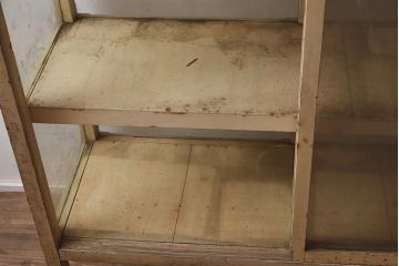 アンティーク家具　シャビーシックな空間におすすめな味わい深いガラスケース(ショーケース、陳列棚)(R-042704)