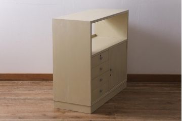 ビンテージ家具　柔らかいペイントカラーのレトロなキャビネット(戸棚、収納棚)(R-042705)