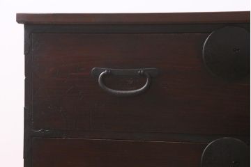 アンティーク家具　脚付きリメイク　和空間におすすめな箪笥ローボード(ローチェスト、テレビ台)(R-042707)