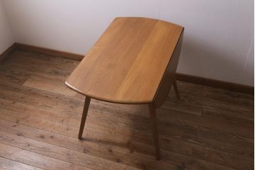 ヴィンテージ家具　イギリスビンテージ　ERCOL(アーコール)　ウィンザードロップリーフテーブル(バタフライテーブル、ラウンドテーブル)(R-042709)