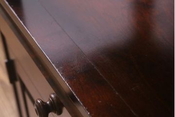 中古　北海道民芸家具　HM868K　シックな色合いのファックス台(サイドキャビネット、電話台)(定価約11万円)(R-042710)