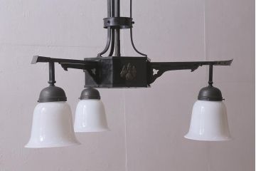 アンティーク照明　大正昭和初期　桐紋・菊紋入り　激レア品!大正ロマンスタイルにぴったりのシャンデリア(3灯、天井照明、吊り下げ照明)(R-042711)